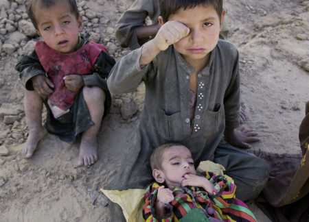 ENFANTS D'AFGHANISTAN Afghan_children_poor